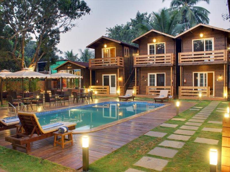 Hotel La Vie Woods 3*